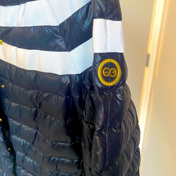 Chic light rain jacket - Escada - Picture 5 of 5